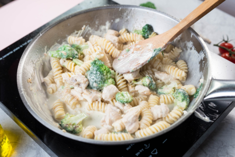 Brokkoli-Pasta mit Hühnerfleisch